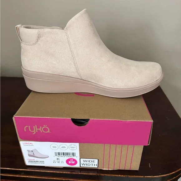 Ryka Cream Ankle Booties with Zipper and Platform Sole- NWT - Picture 5 of 6